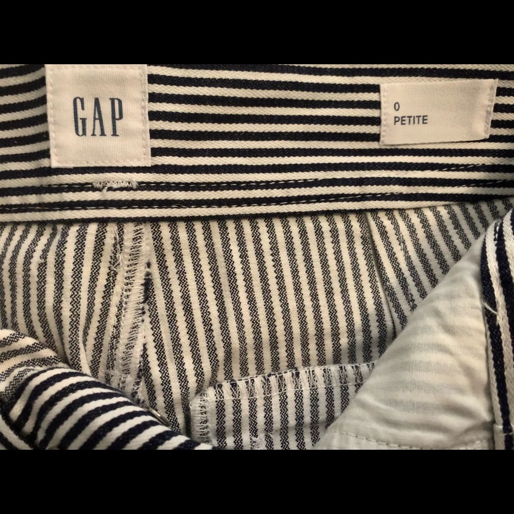 Gap high rise shorts